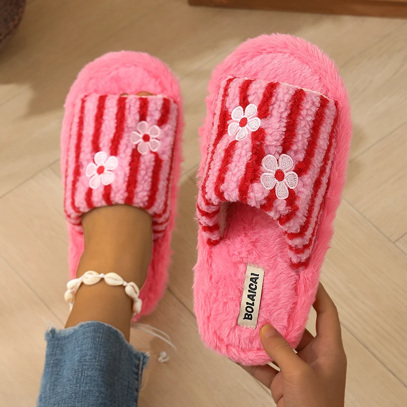 Embroidery Handicraft - Pantofole in peluche a righe con