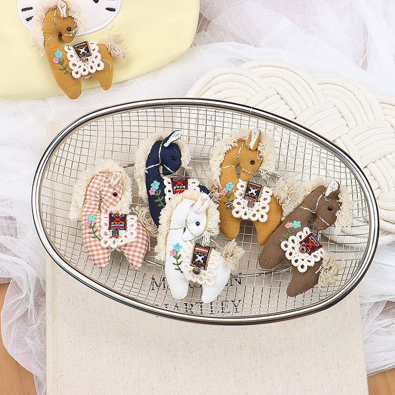 Embroidery Horse - Simpatico spilla scozzese con pony, tessuto