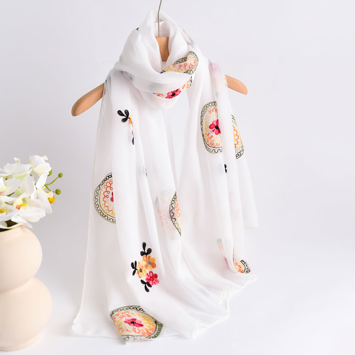 Sciarpa ricamata in cotone e l - Embroidery Shawl recensione e prezzo