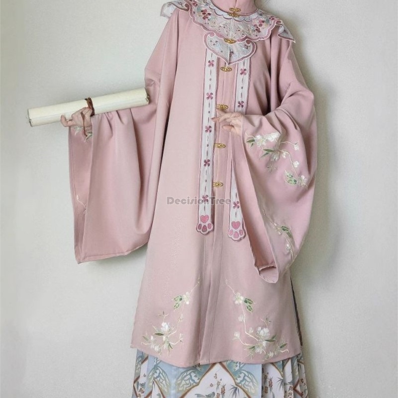 Set Hanfu ricamato in stile di - Embroidery Horse recensione e prezzo
