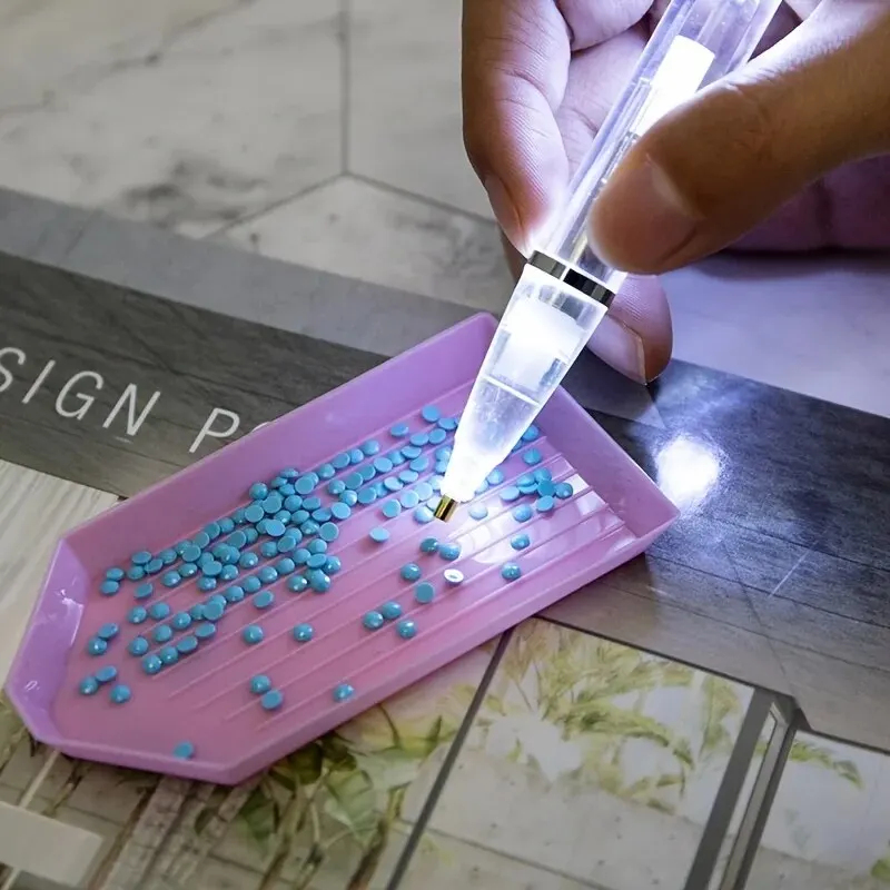 Penna LED per Diamond Painting - Embroidery Handicraft recensione e prezzo
