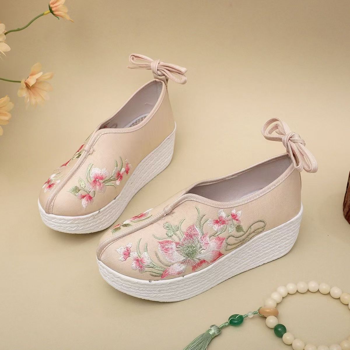 Scarpe Etniche da Donna con Ze - Embroidery Horse recensione e prezzo