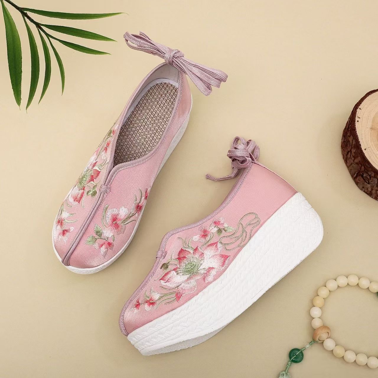 Scarpe Etniche da Donna con Ze - Embroidery Horse recensione e prezzo