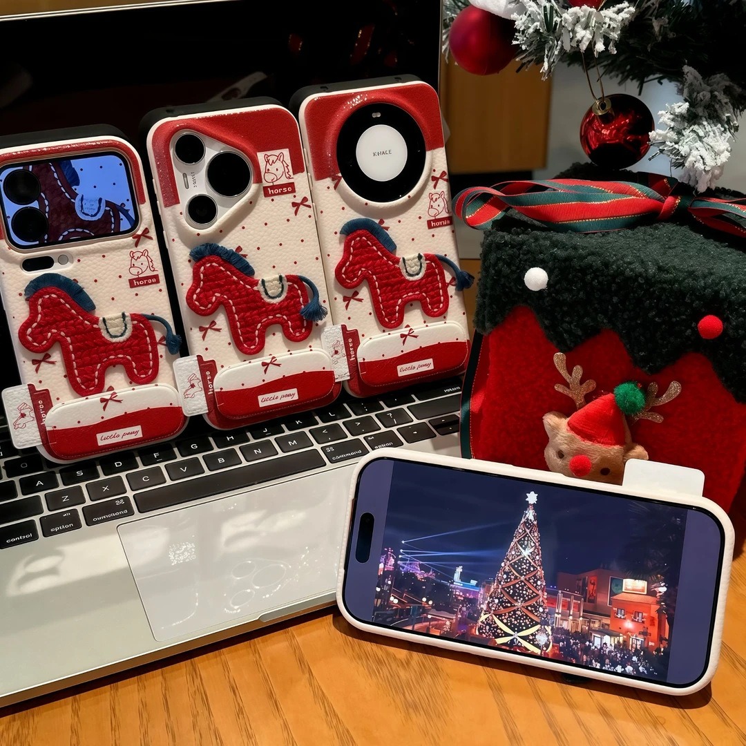 Custodia per telefono con cava - Embroidery Horse recensione e prezzo