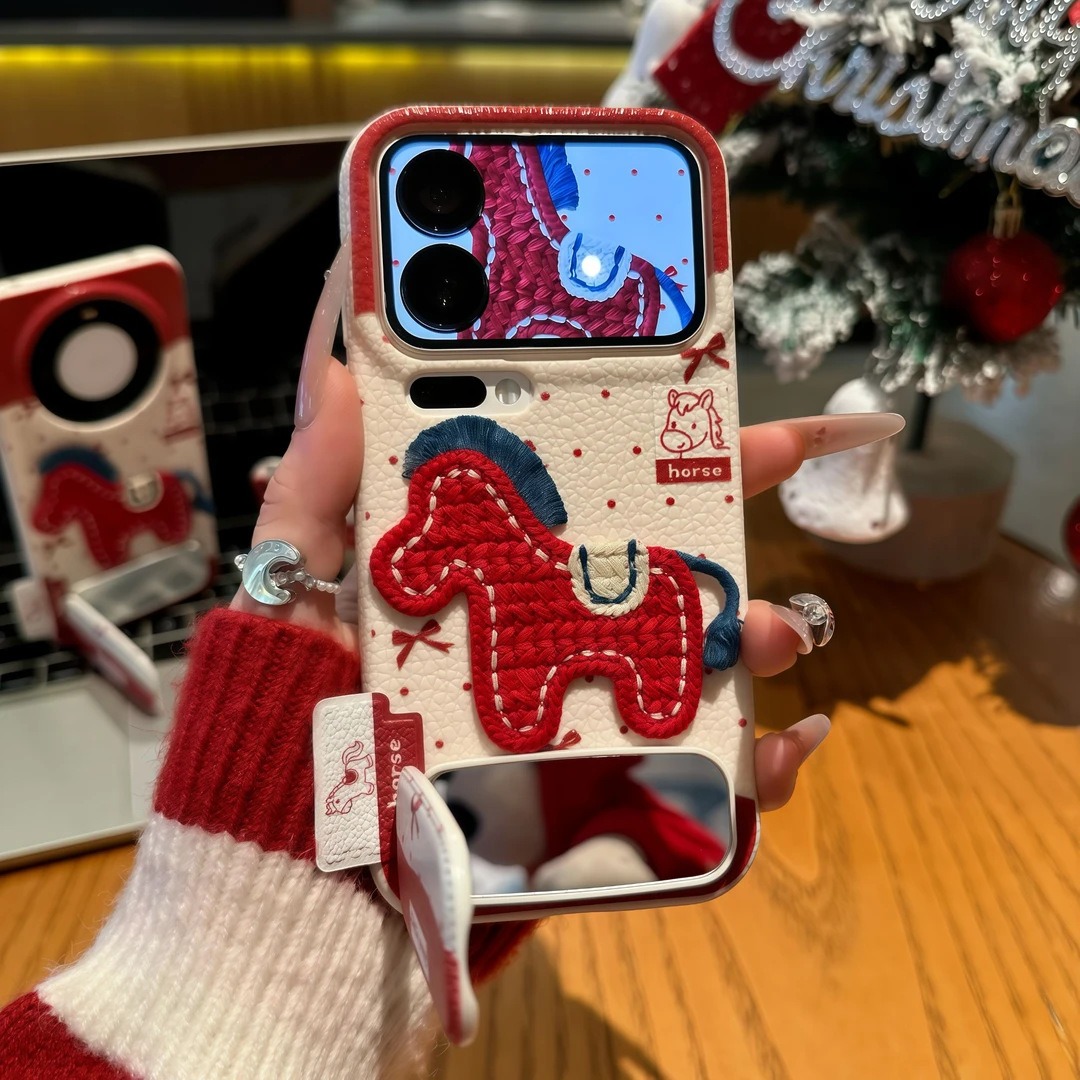 Custodia per telefono con cava - Embroidery Horse recensione e prezzo
