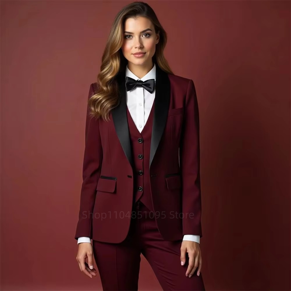 Completo da Donna Elegante: Bl - Embroidery Online recensione e prezzo